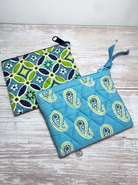 Vera Bradley bundle of 2 zippers pouches accessory bags jewelry, makeup